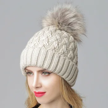 зимна шапка дамски зимни топло вязаная капачка Супер голям вълнен топка плюшен вълнена шапка Solid Solor Twist за защита на ушите